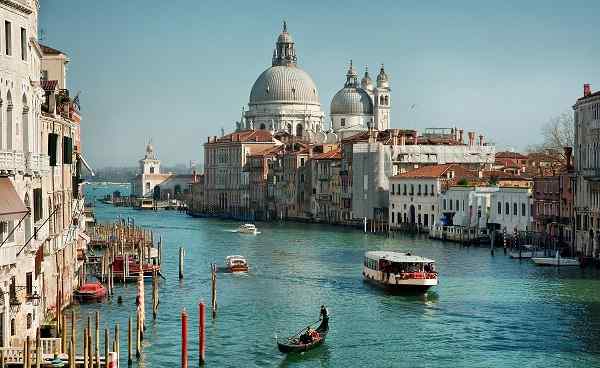 muc-ven-9T Grand Canal und Basilica Santa Maria della Salute Venedig